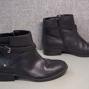 Black Leather Women's Ankle Boots with Side Zip